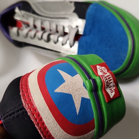 Vans Old Skool × Marvel Avengers Character sneakers (Uni m size 7, w size 8.5) - Picture 11 of 14